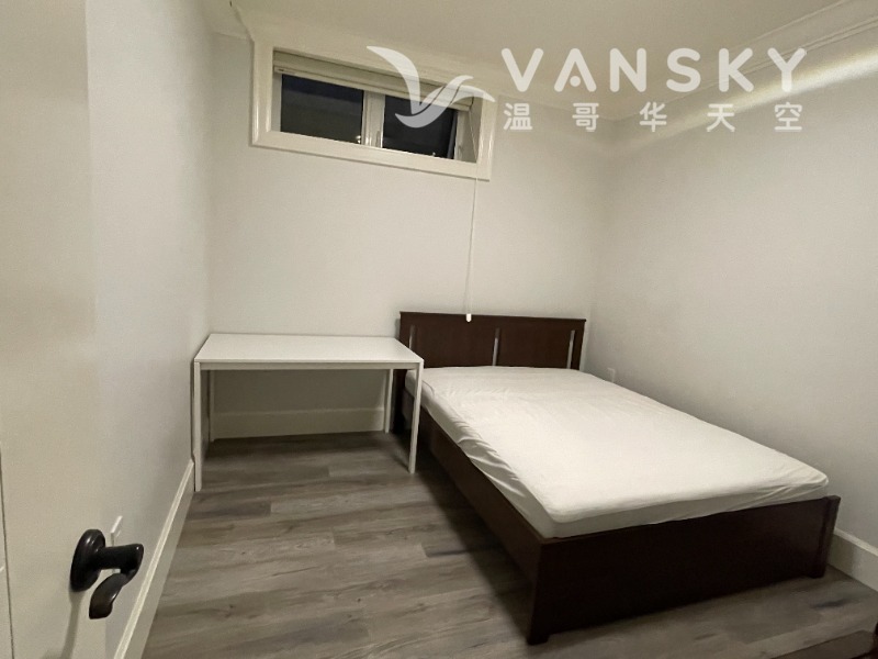 250518215528_Bedroom North Bed  Desk 1.jpg